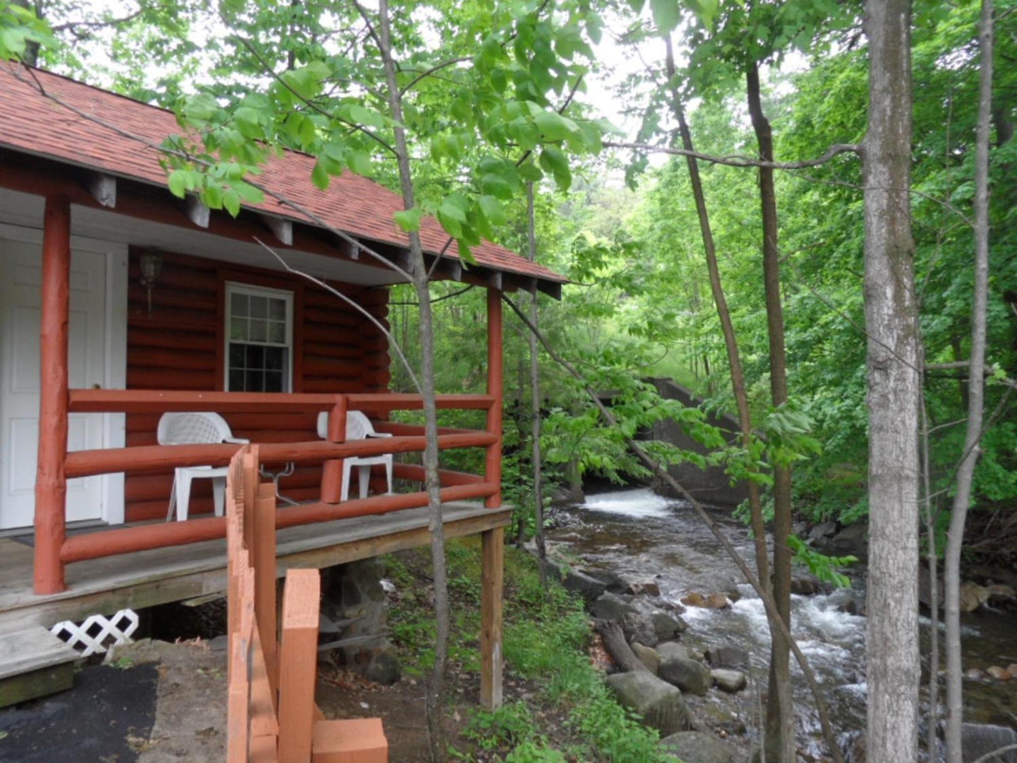 Seven Dwarfs Cabin - On The Brook Cabins Lake George Room photo